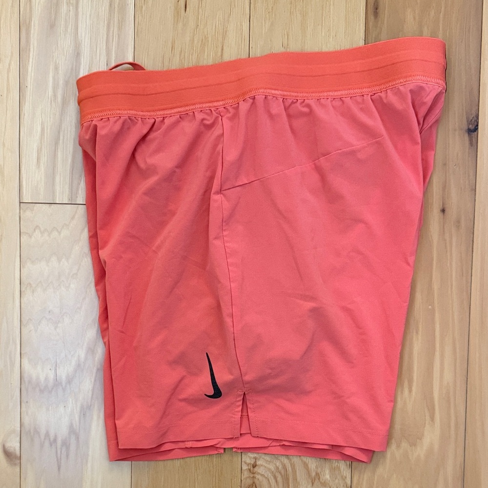 Nike Yoga coral pink Shorts M